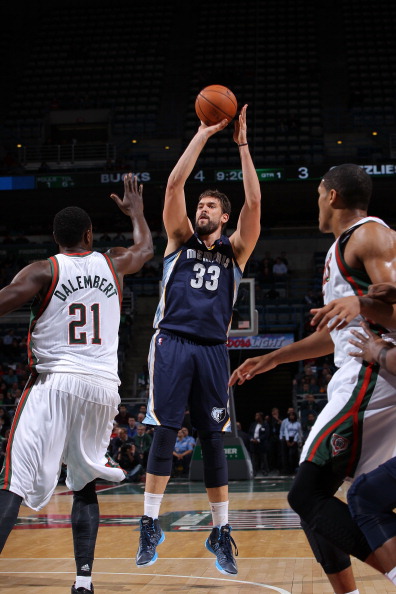 人一边吃瓜 人一边吃瓜