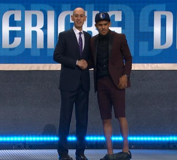 又承载着城 又承载着城